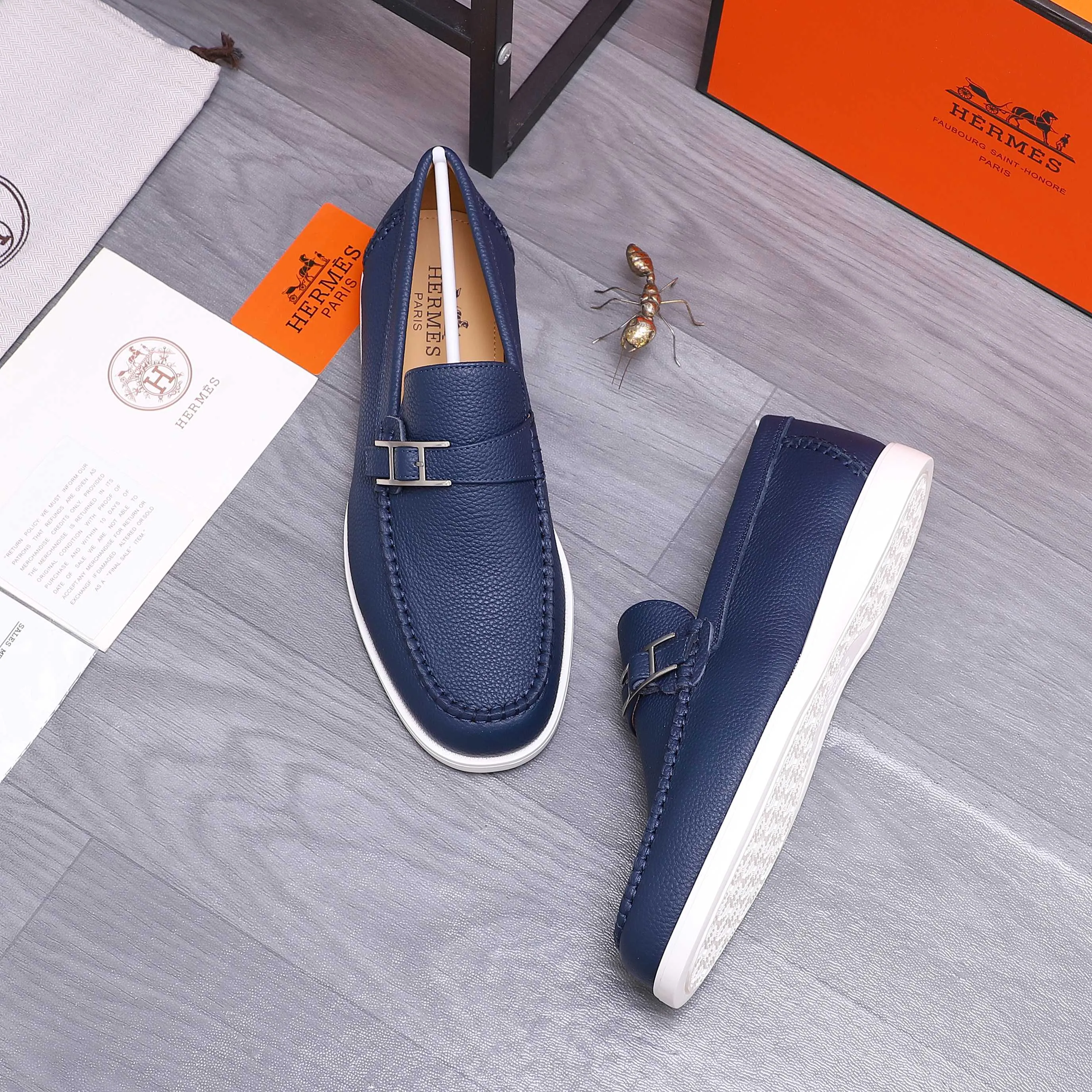 Men's shoes 💰p560 Product trademark: HERMES "Hermes" casual slip-on men's shoes. Regular size: 38-46 (45.46 is custom-made and non-returnable) Product materials: Selected pebbled cowhide upper, cowhide lining, original foam rubber ultra-light sole